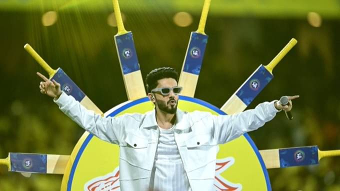 Rajinikanth Fever Takes Over IPL 2025 As Anirudh Ravichander Belts Out Hukum During CSK Vs MI | WATCH