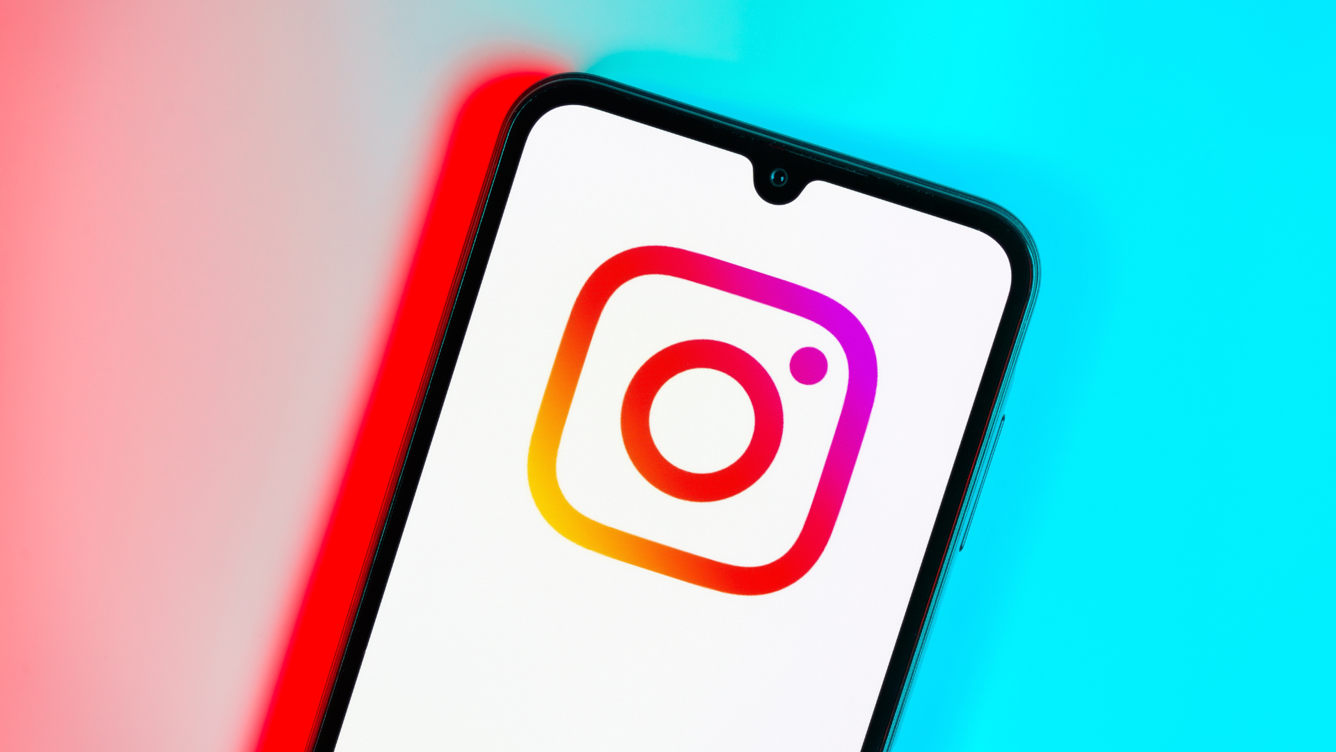 You Should Try Instagram’s New ‘Blend’ Feature for a Custom Reels Feed