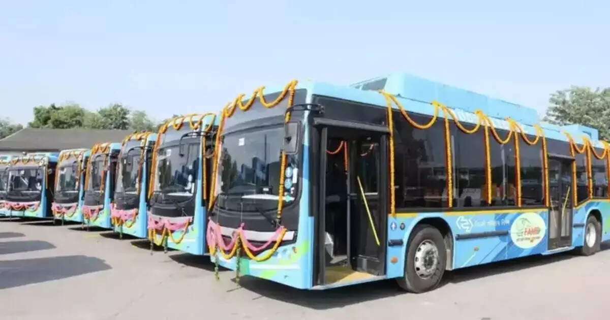 दिल्लीवालों की बल्ले-बल्ले! साल के अंत तक 1000 नई इलेक्ट्रिक बसें सड़कों पर उतरेंगी