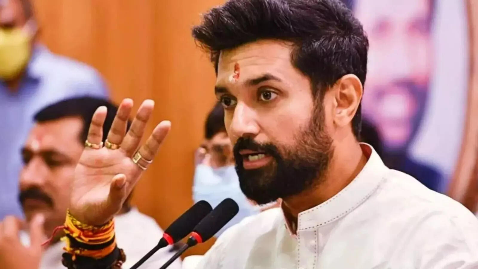 बिहार चुनाव से पहले चिराग पासवान का ‘जेनरल’ प्लान, नीतीश-तेजस्वी के लिए ‘खतरे की घंटी’; बड़ा खेल करें