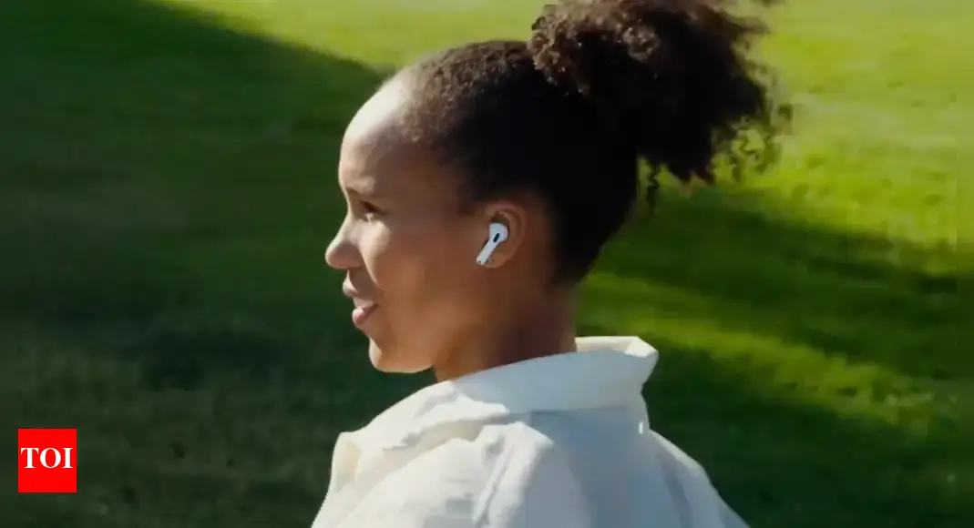 Apple Watch’s Workout Buddy is an AI coach that talks you through workouts