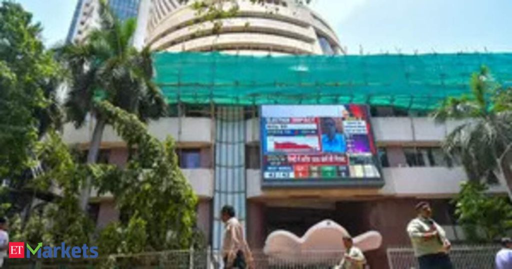 HDFC Bank, Airtel lift Sensex over 200 pts, Nifty above 24,750