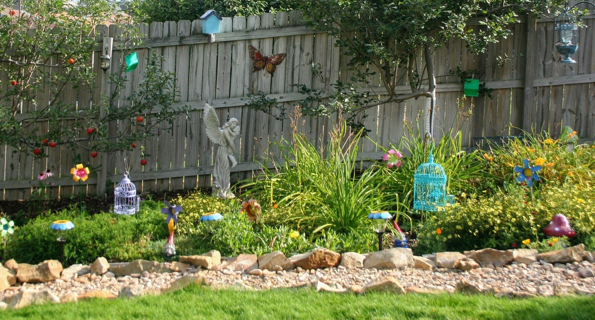 These Eight Landscaping Decisions Will Hurt Your Home’s Value