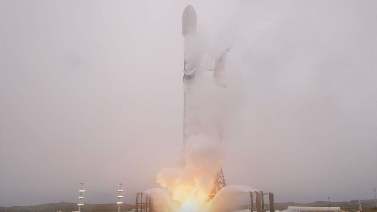 SpaceX launches human remains, reentry capsules and more on Transporter 14 rideshare mission