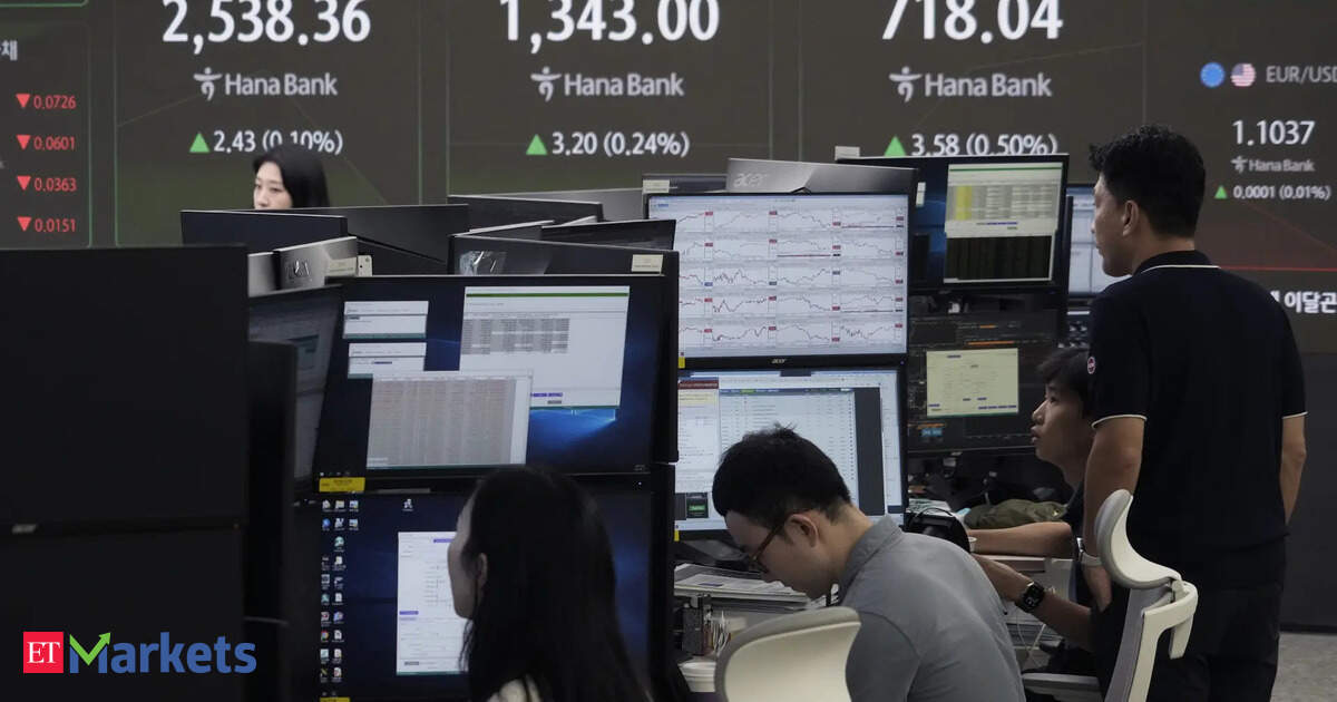 Asian shares rally, oil prices tumble as Trump announces Iran-Israel ceasefire