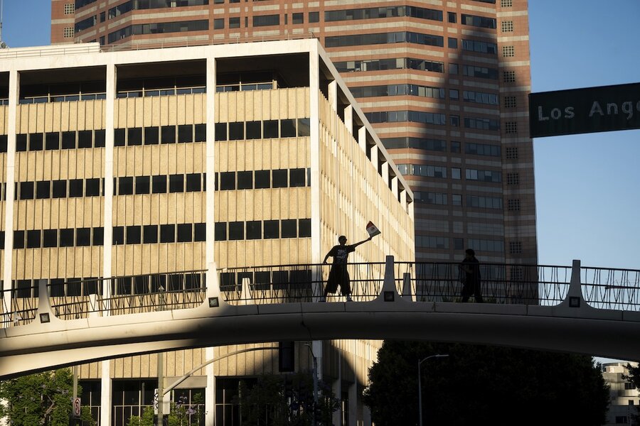 First lawsuit including children challenges ICE arrest policy at courthouses