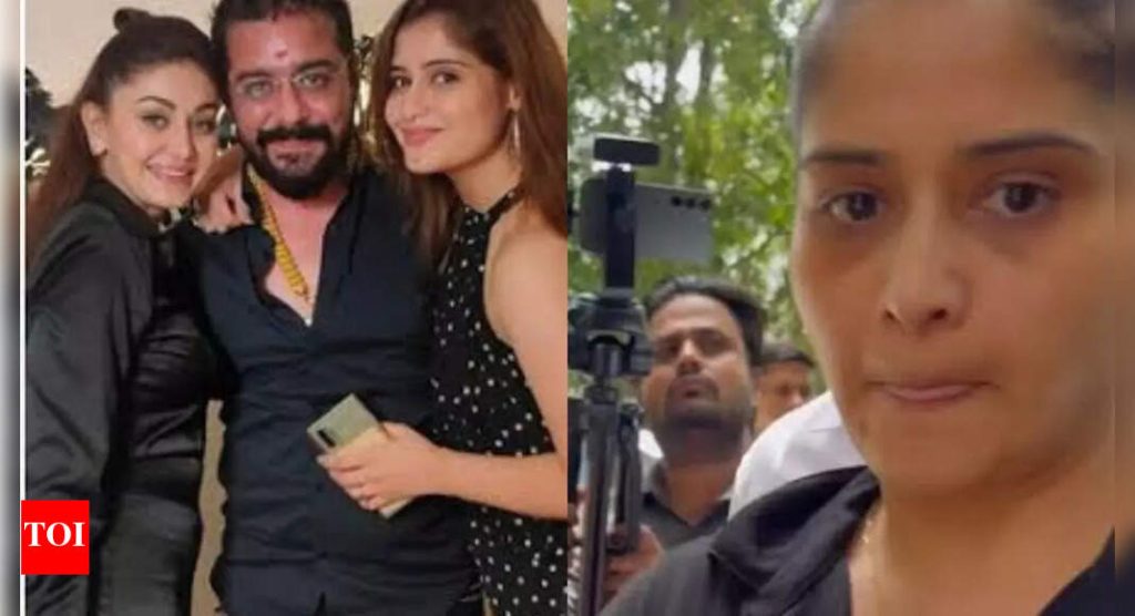 Shefali Jariwala passes away: Arti Singh and her husband, Dipak Chauhan, arrive at Cooper Hospital