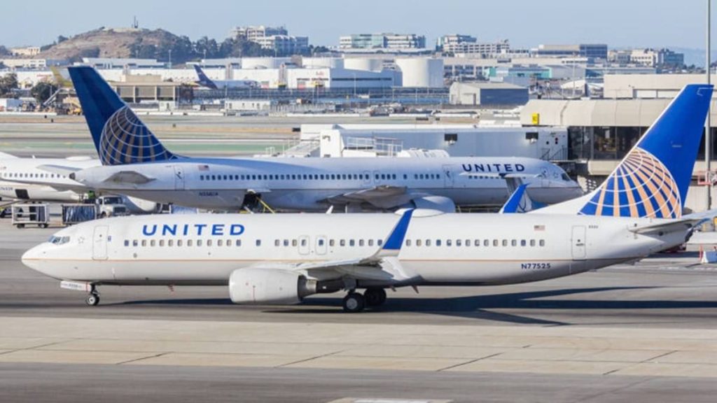United Airlines Pilots Avert Major Runway Collision At San Francisco International Airport
