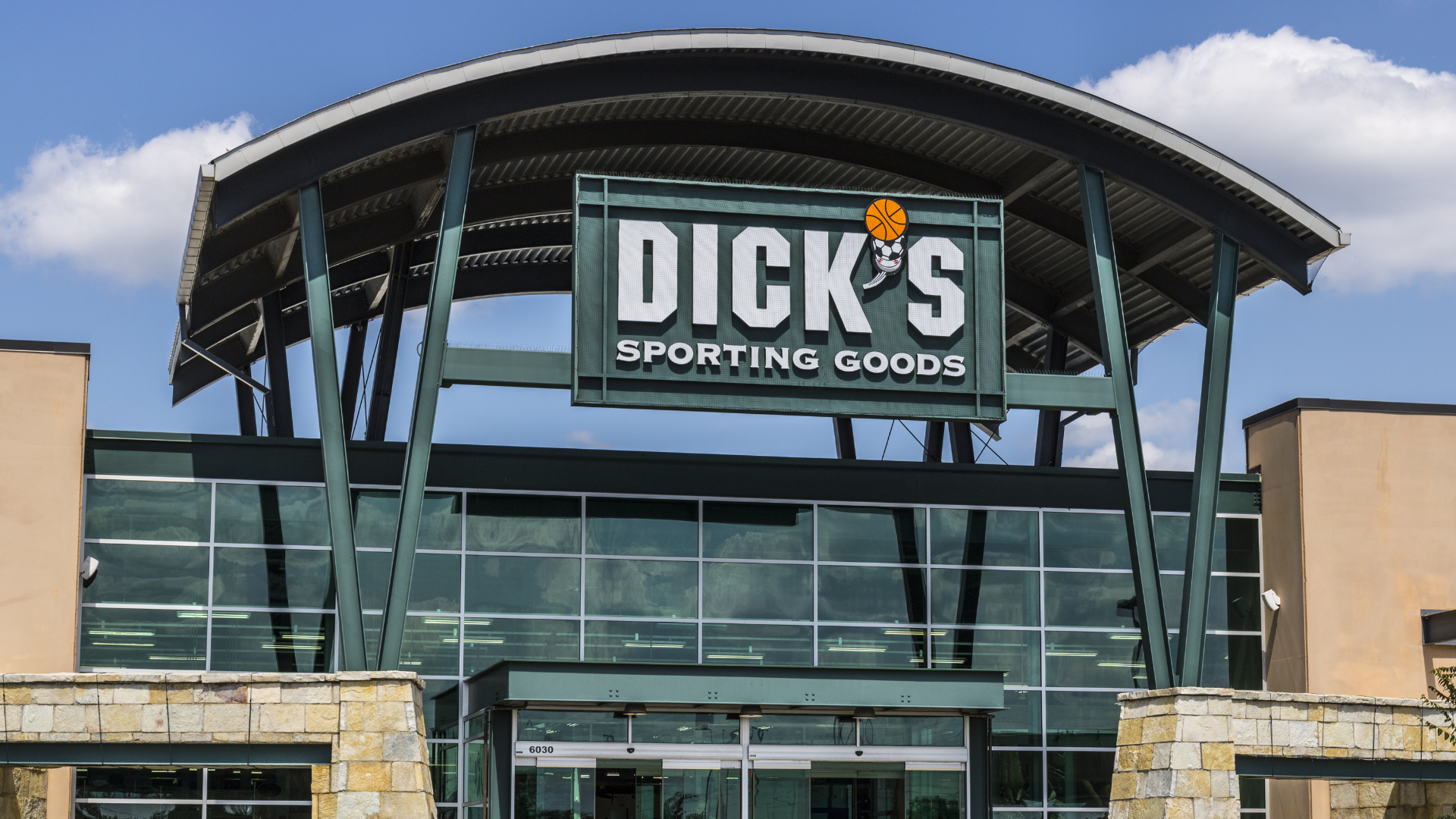 Your Local Dick’s Might Have Pelotons for 50% Off Right Now