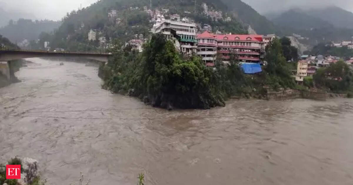 51 people died due to clouburst in Himachal