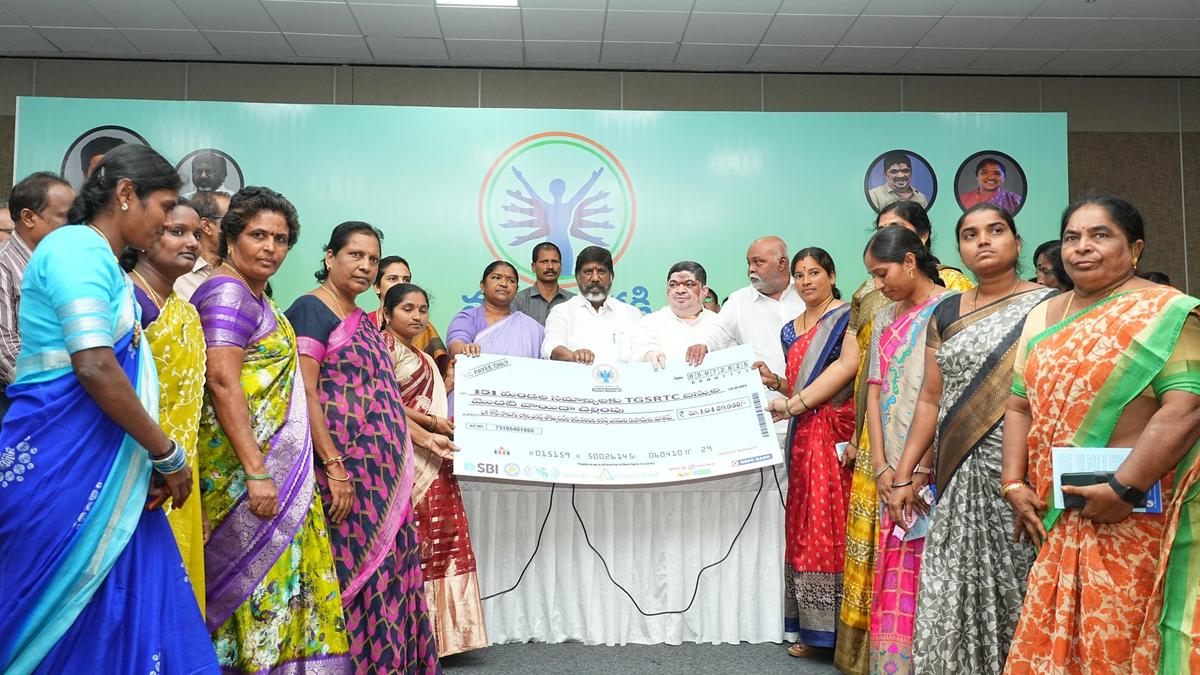 telangana-women-shgs-receive-first-rent-of-₹69,468-each-for-renting-buses-to-tgsrtc