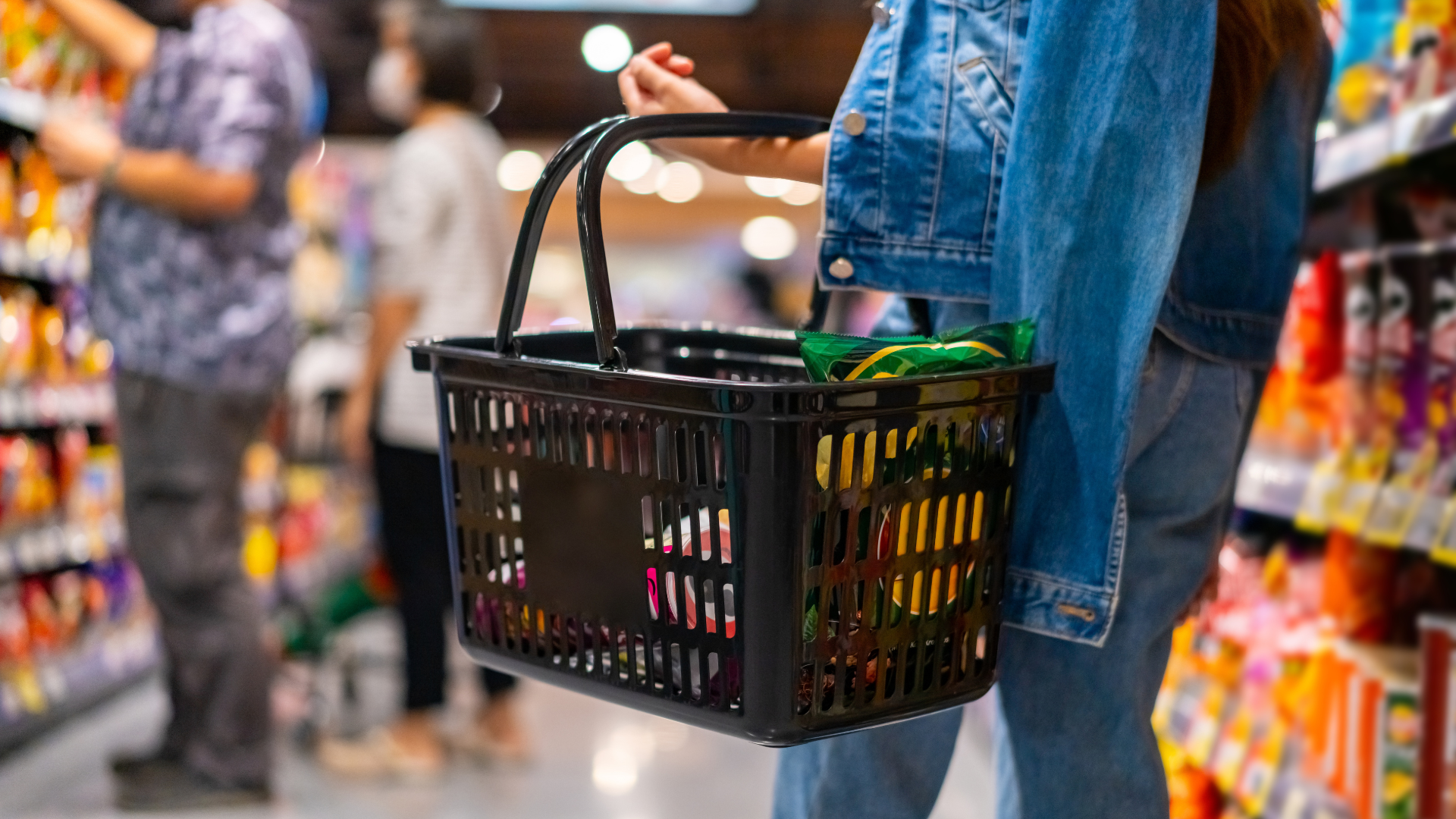 The Five Best Apps to Reduce Food Waste (and Save Money on Groceries)