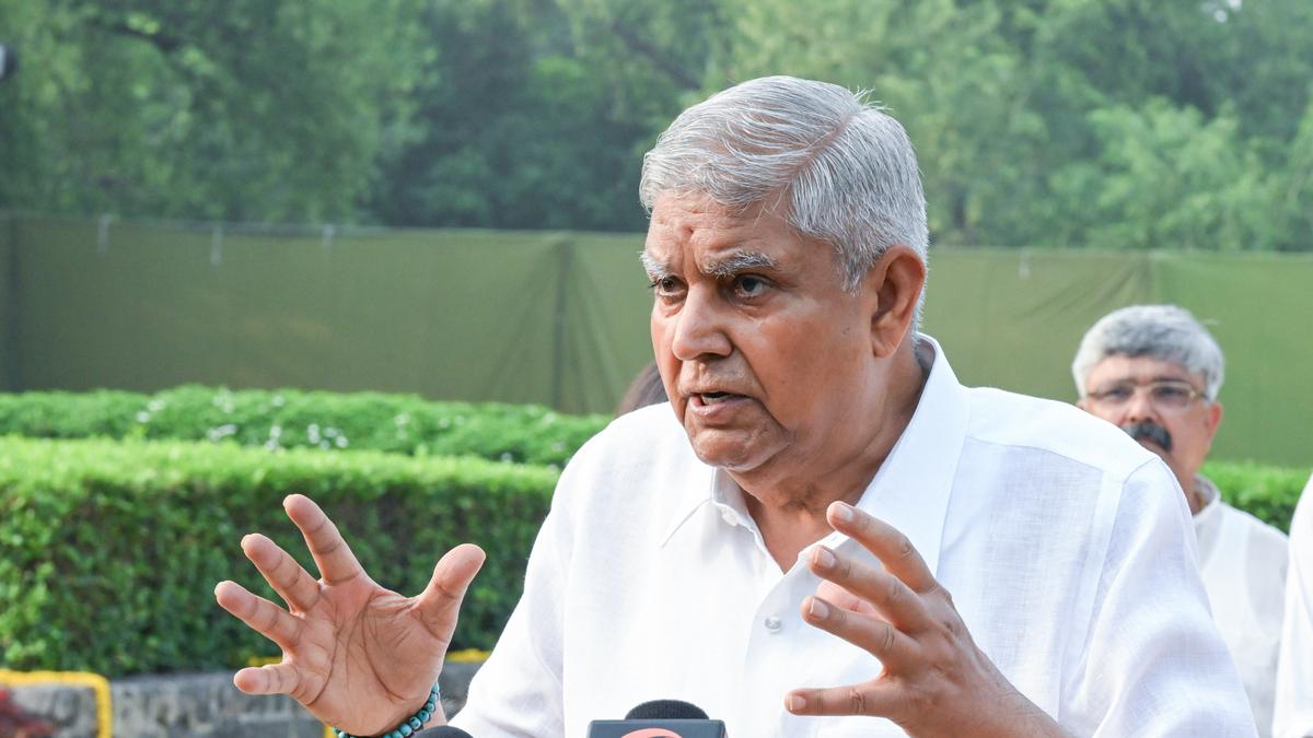 vice-president’s-guruvayur-temple-visit-called-off-due-to-inclement-weather,-chopper-flies-back-to-kochi