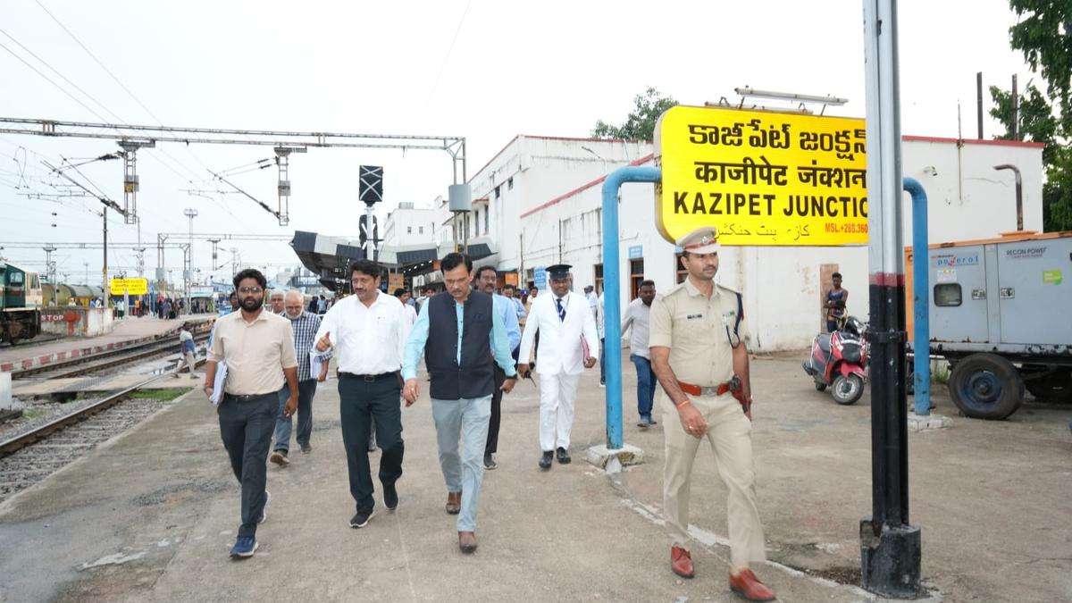 scr-plans-to-install-automatic-block-signalling-in-high-density-routes-of-1,700-km-to-help-increase-line-capacity