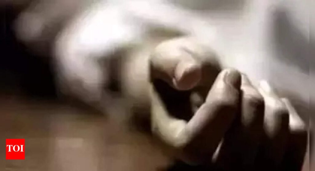 Girl’s body with dupatta tied on neck found on rd