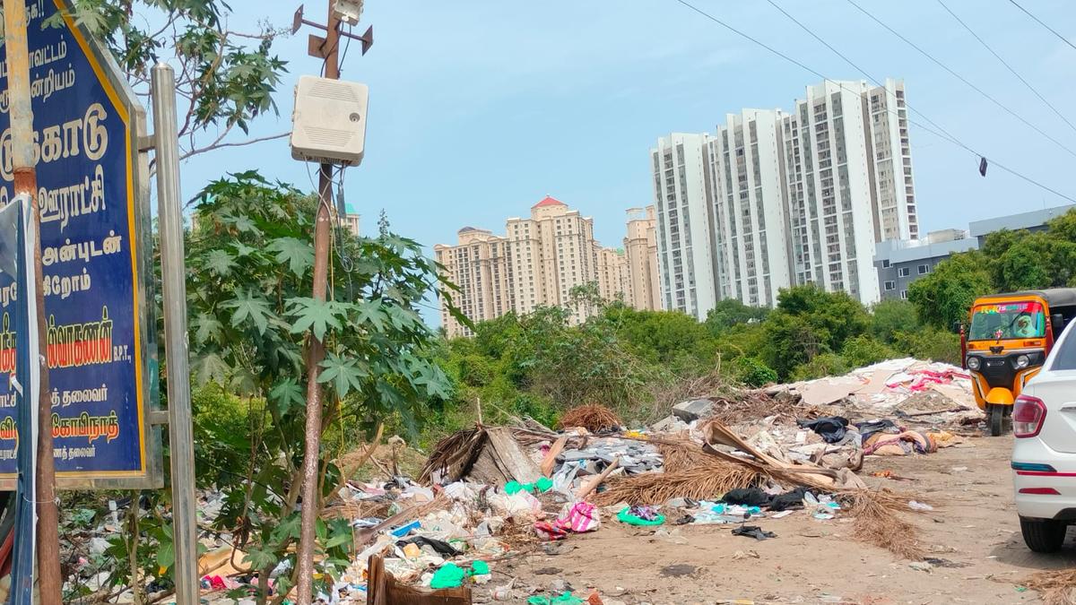 residents-complain-of-rampant-garbage-dumping-along-rajiv-gandhi-salai