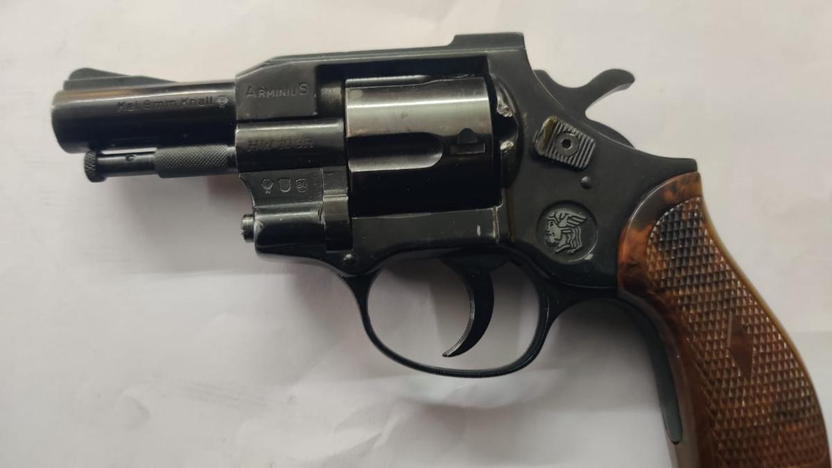 man,-his-son-and-daughter-held-in-ambur-for-illegal-possession-of-arms
