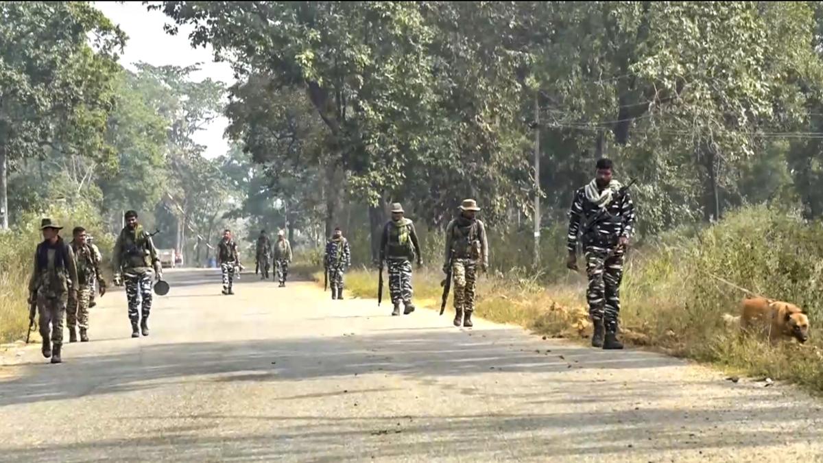 two-crpf-personnel-injured-in-ied-blast-in-chhattisgarh’s-bijapur