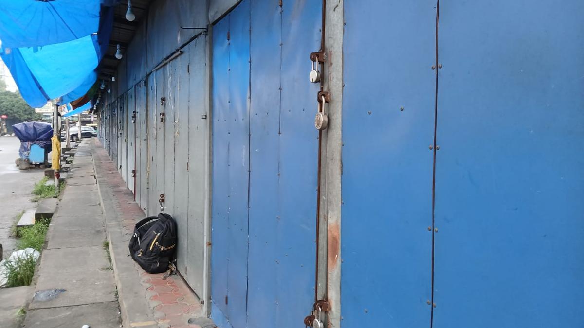 bharat-bandh-today-live-updates:-workers-and-farmers-to-go-on-strike-against-govt.-policies,-say-trade-unions