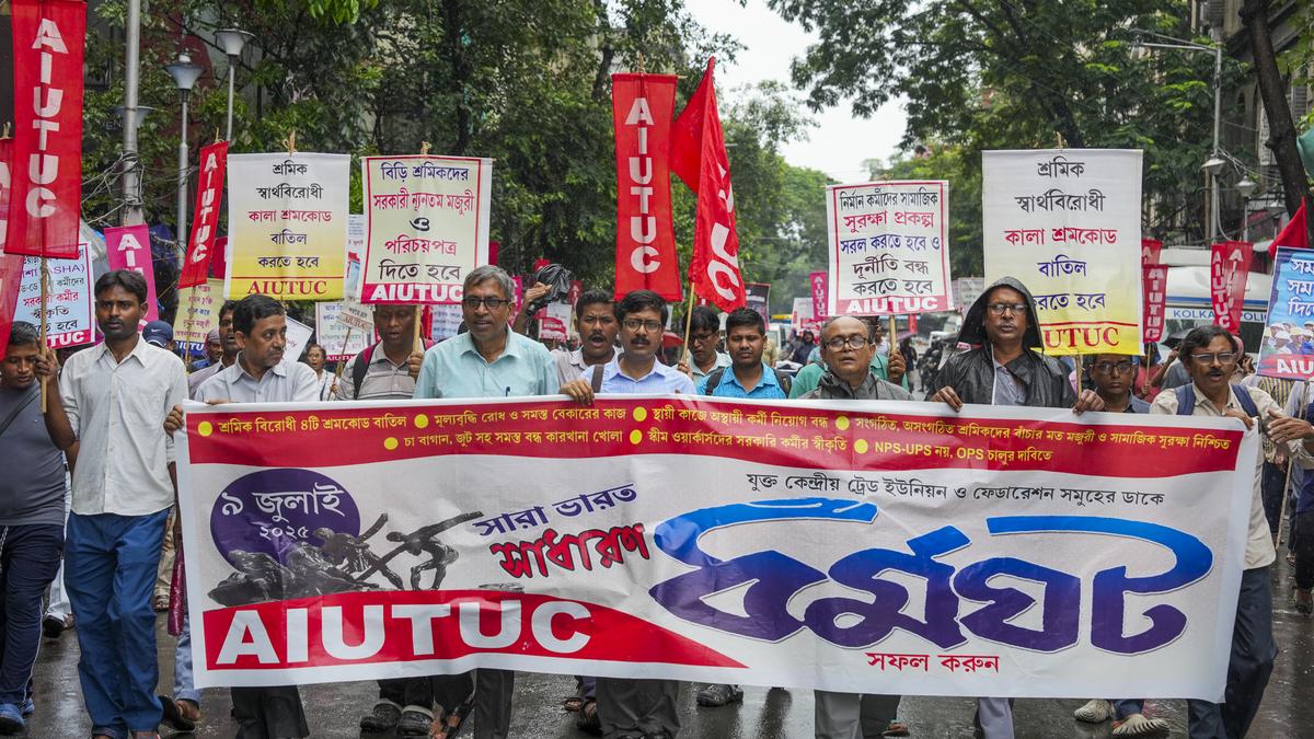 left-supporters-try-to-enforce-trade-union-strike-in-west-bengal;-clash-with-police