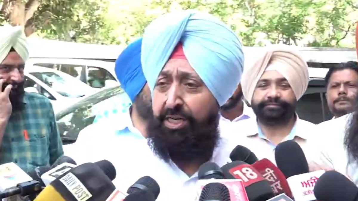 punjab-assembly-witnesses-unruly-scenes,-congress-mlas-stage-walk-out