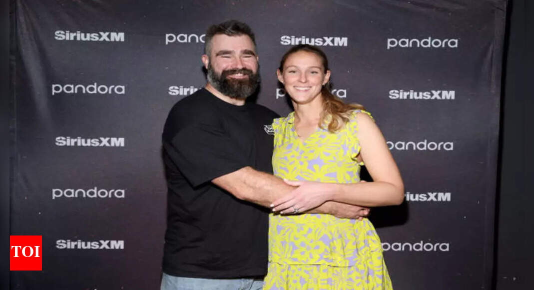 Jason Kelce’s wife Kylie Kelce slams judgment over breastfeeding in public: “You haven’t seen my B*obs”