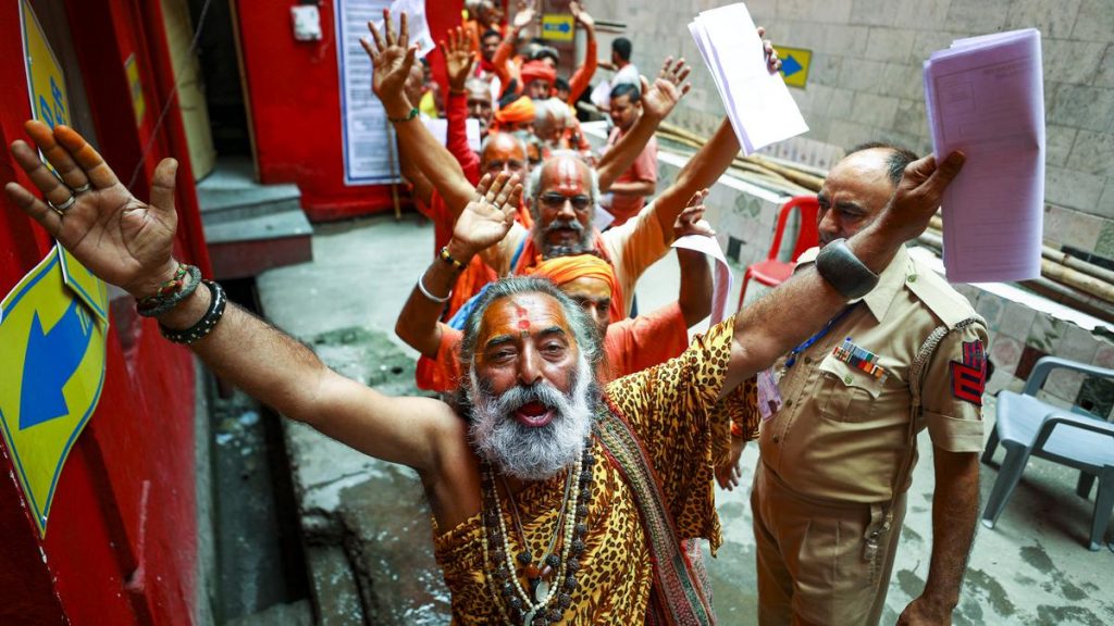 Over 6,600 Pilgrims Begin Journey to Amarnath Shrine