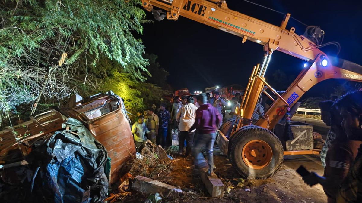 nine-farm-workers-killed,-10-others-injured-after-mango-laden-lorry-overturns-near-railway-kodur