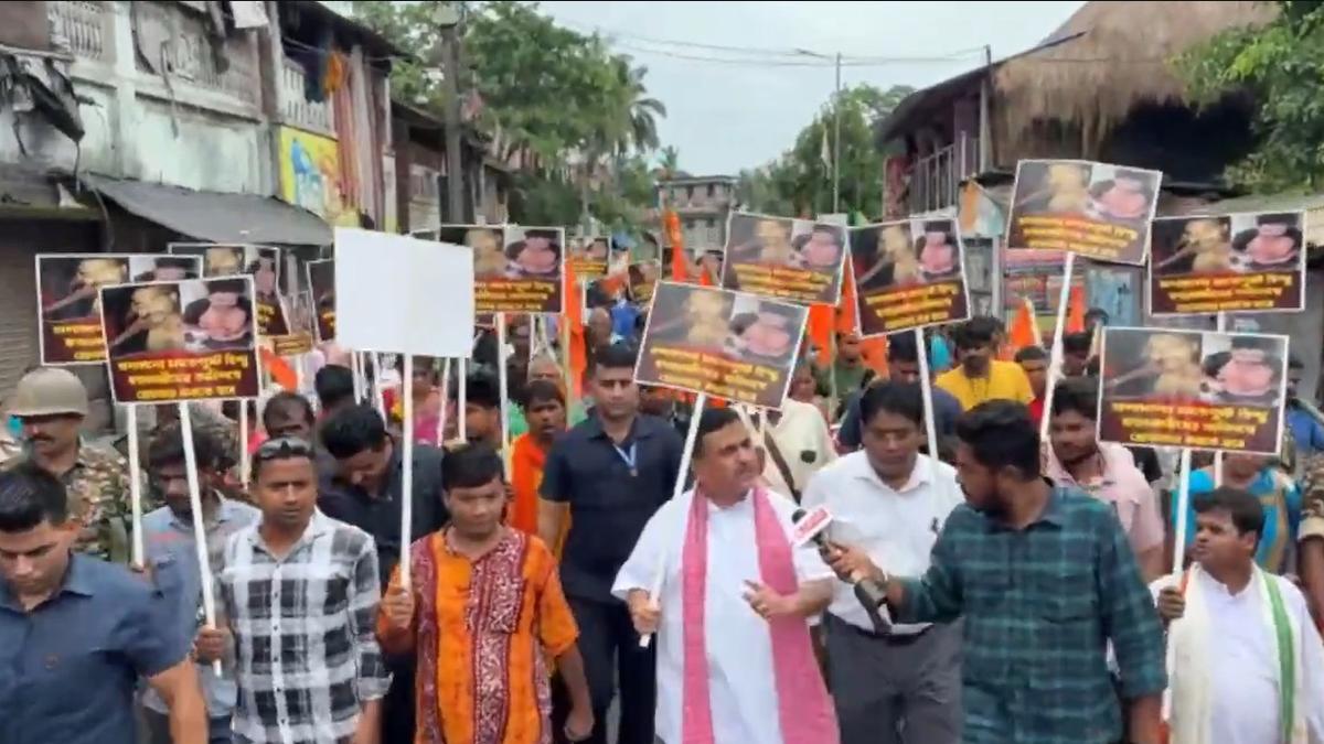 protesters-scuffle-with-police,-roads-blocked-during-bjp’s-12-hour-bandh-in-bengal’s-khejuri