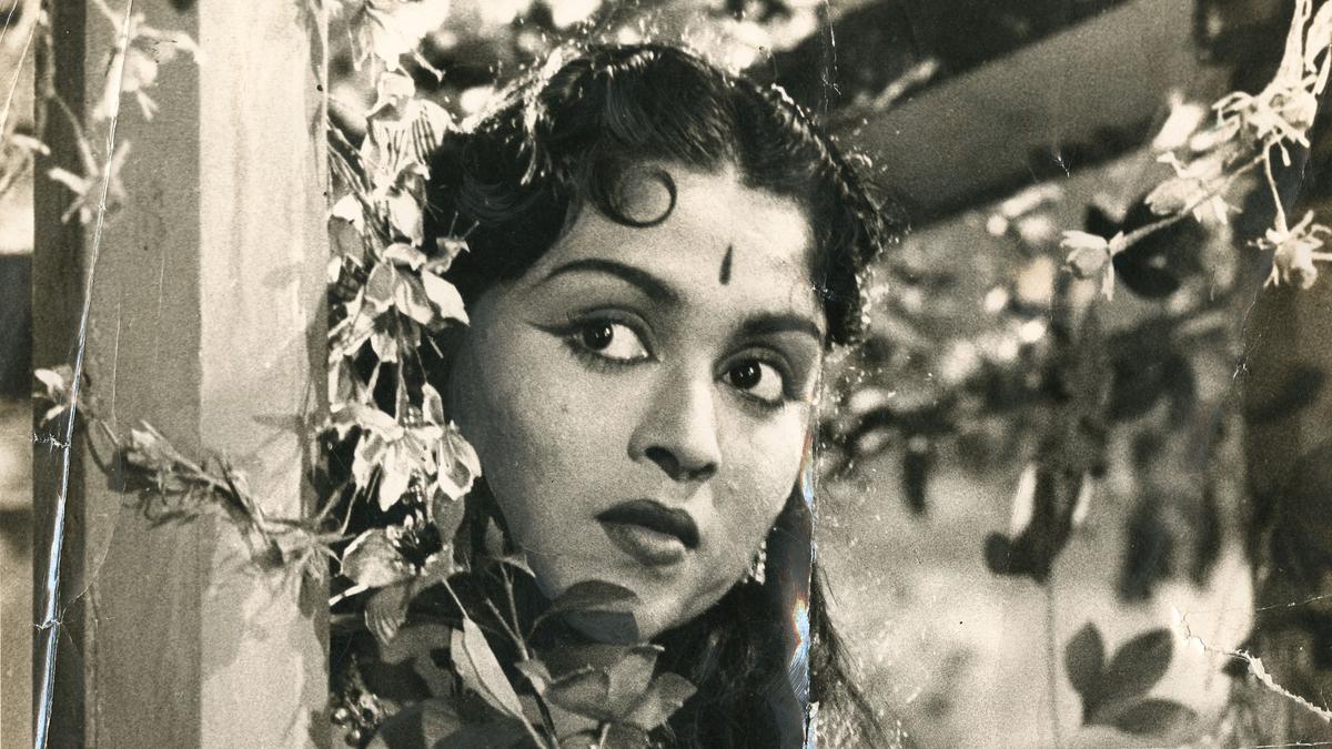 saroja-devi,-a-powerhouse-in-telugu-cinema-who-shone-in-both-period-and-social-dramas