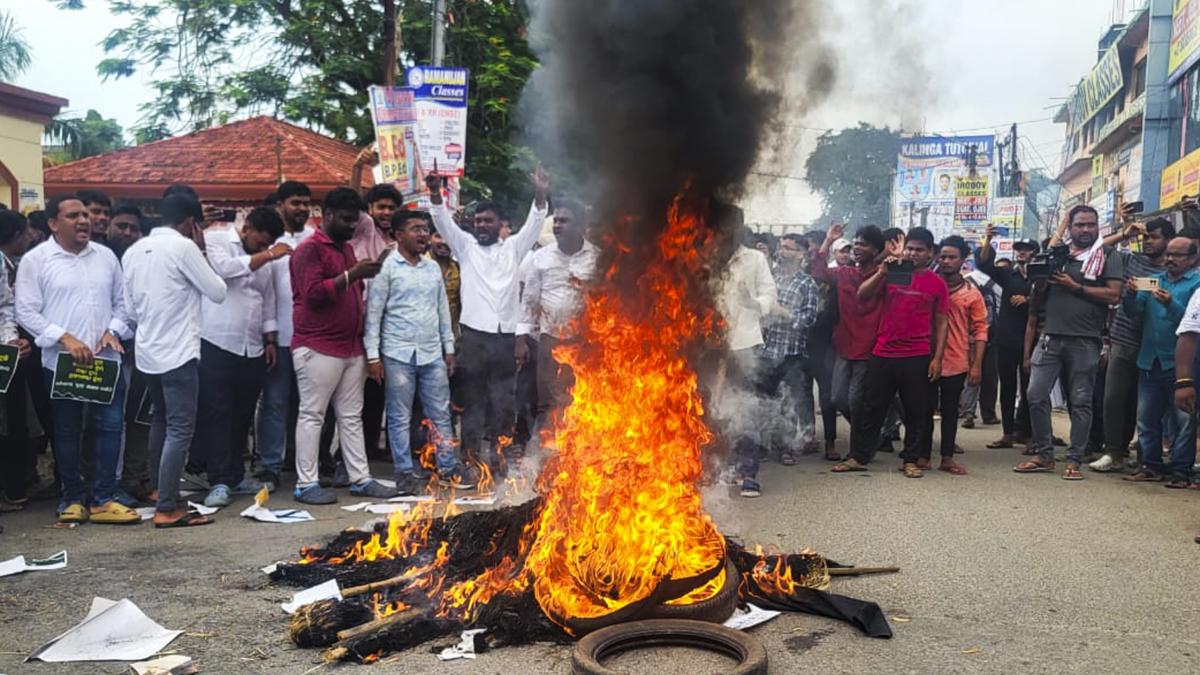 odisha-college-girl’s-death-sparks-grief-and-outrage,-congress-led-opposition-calls-for-statewide-bandh