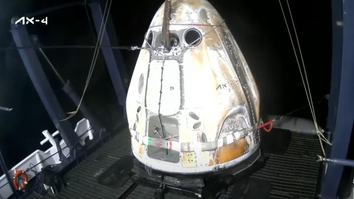 axiom-4-mission:-spacex-dragon-spacecraft-carrying-indian-astronaut-group-captain-shubhanshu-shukla,-crew-members-return-to-earth