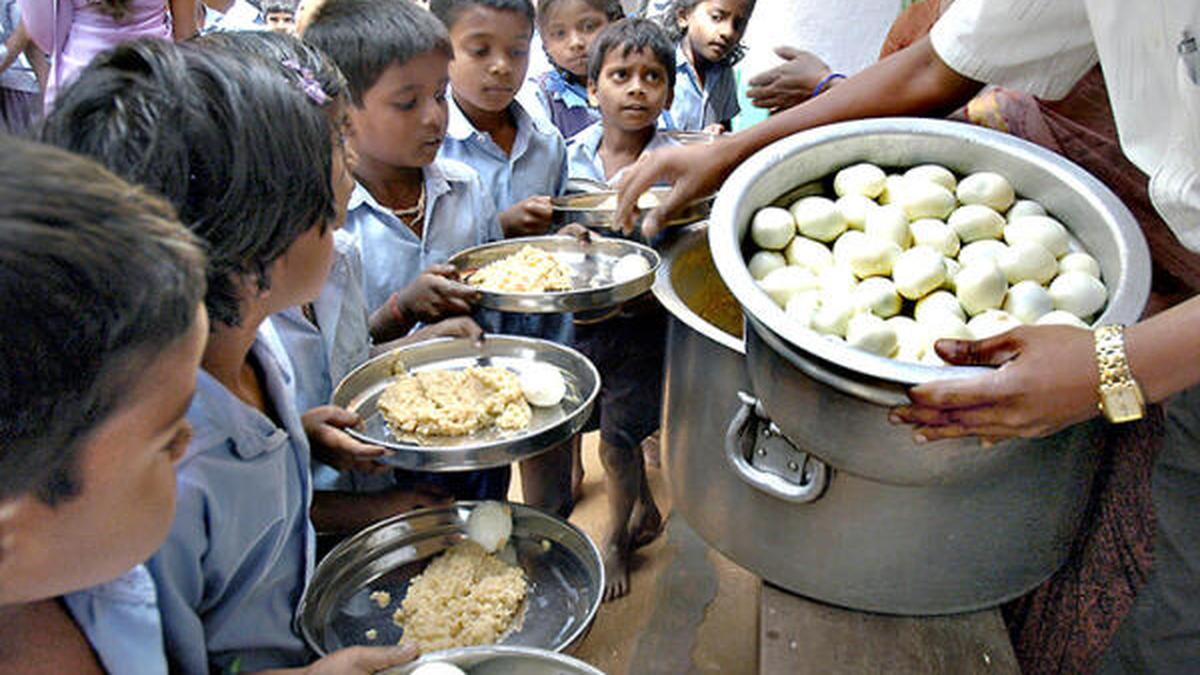 distribution-of-eggs,-bananas-not-regular-in-over-560-schools-in-karnataka:-report