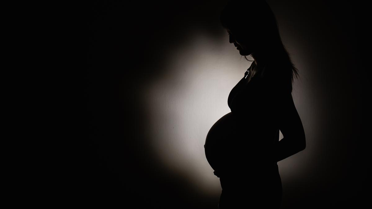 woman-delivers-baby-on-running-bus;-newborn-dies-after-couple-throws-him-out