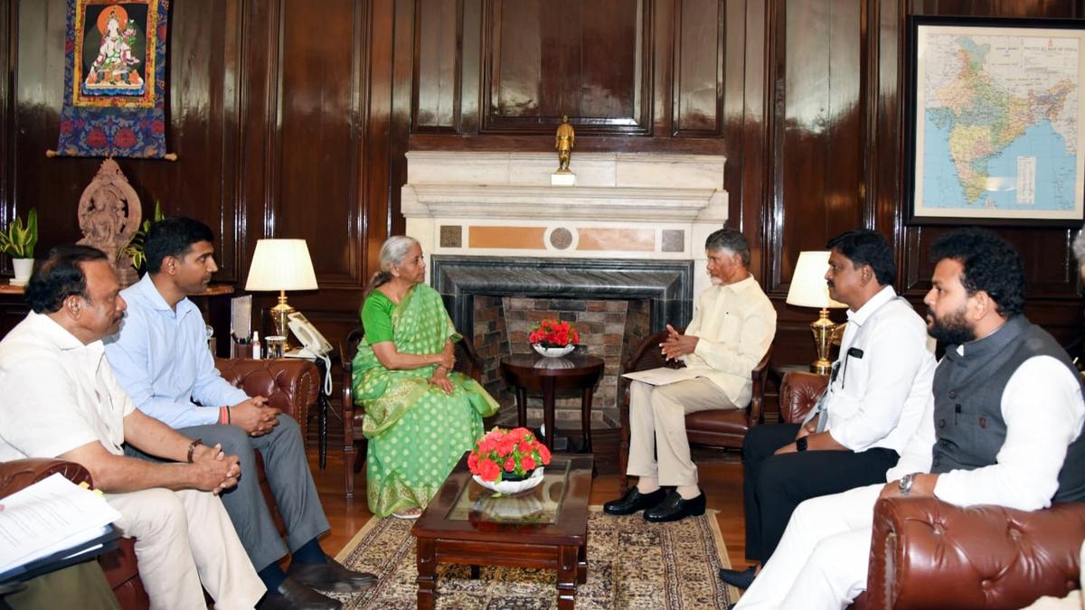andhra-pradesh-chief-minister-chandrababu-naidu-urges-centre-to-provide-₹10,000-crore-under-sasci,-revenue-deficit-compensation