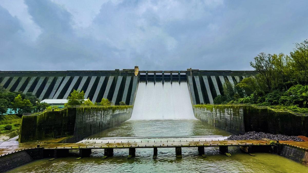 water-release-from-maharashtra-increases