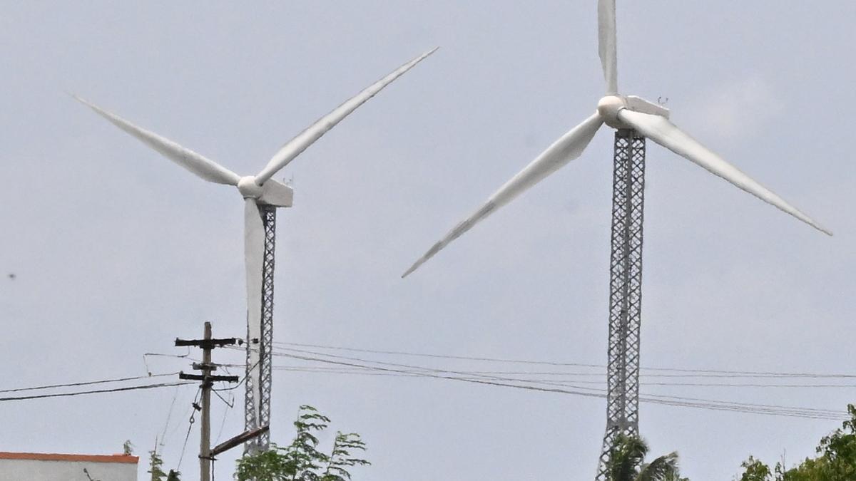 share-of-clean-energy-in-india’s-electricity-less-than-30%-despite-50%-of-installed-capacity