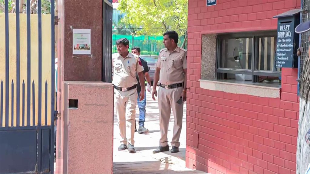 Panic in Bengaluru as 20 private schools receive bomb threat emails