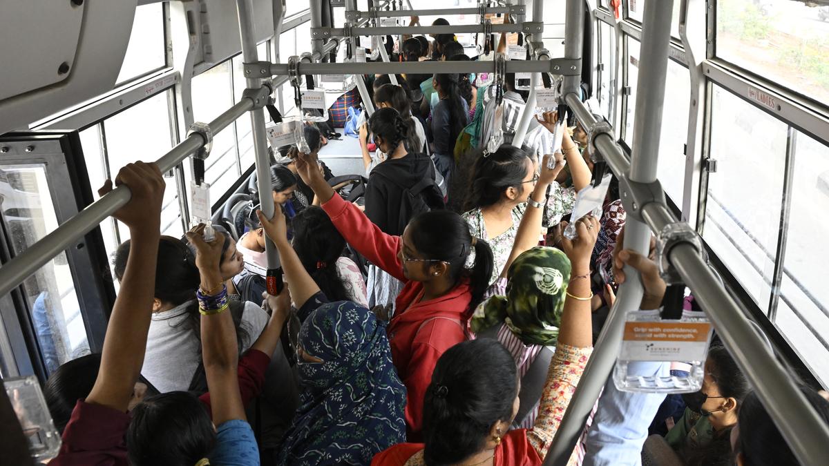 telangana-|-students-propose-better-lit-bus-facilities-and-other-solutions-after-studying-commuting-experiences-of-480-women