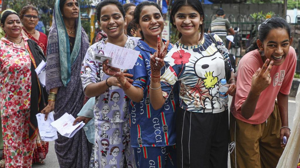 Over 6,000 Pilgrims Begin Amarnath Yatra from Jammu