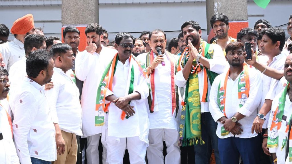 Key BRS Leaders Defect to Congress