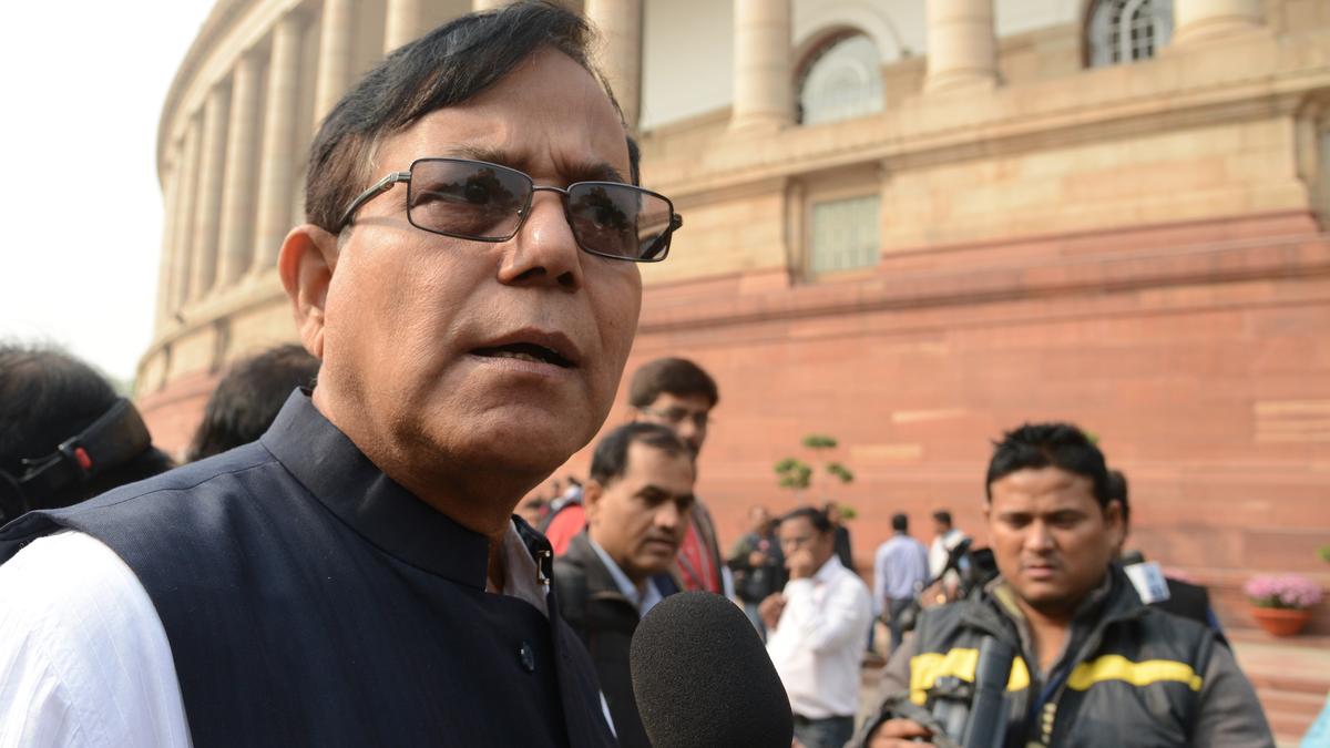 cpi(m)-west-bengal-state-secretary-md.-salim-slams-mamata-for-‘waking-up-late’-to-bengali-identity-issue