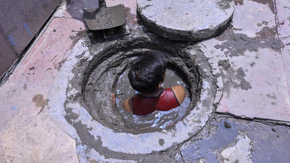 in-over-90%-of-sewer-deaths,-workers-had-no-safety-gear:-government-audit