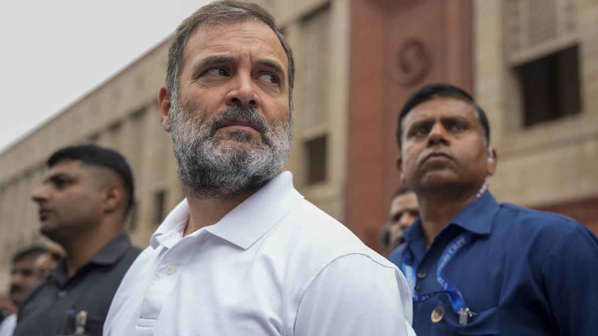 polls-being-‘stolen’;-will-bring-out-‘vote-theft’-in-black-and-white-with-karnataka-example:-rahul