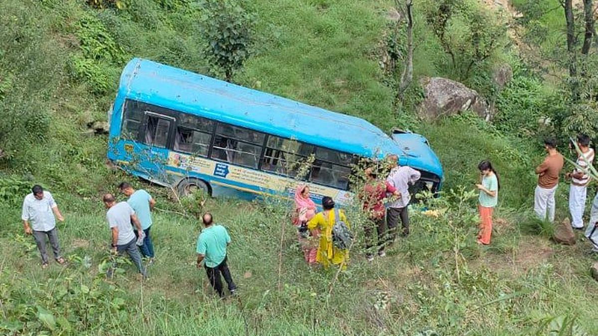 himachal-pradesh-bus-accident:-five-dead,-several-injured-as-bus-falls-into-gorge-in-sarkaghat
