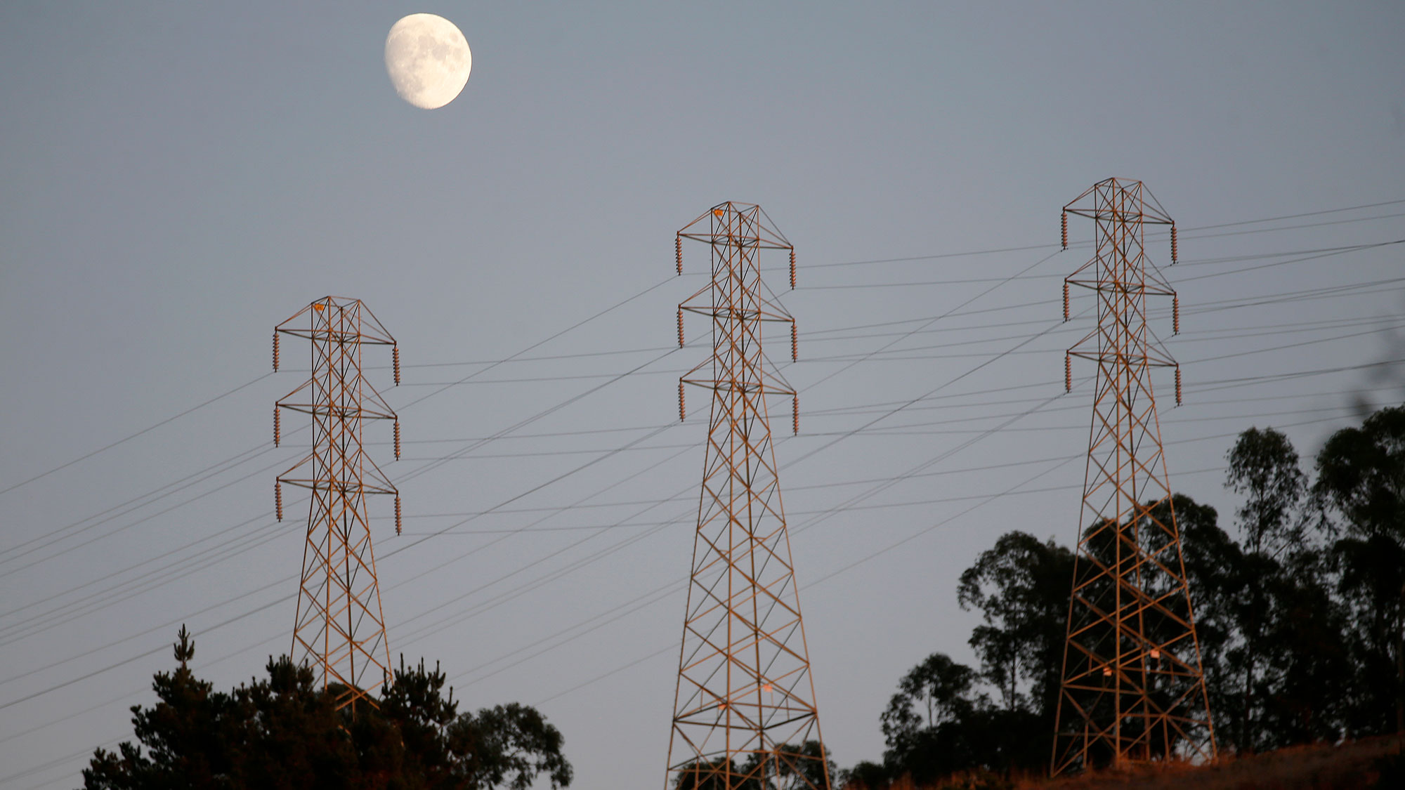 The national fight for public power comes to Oakland