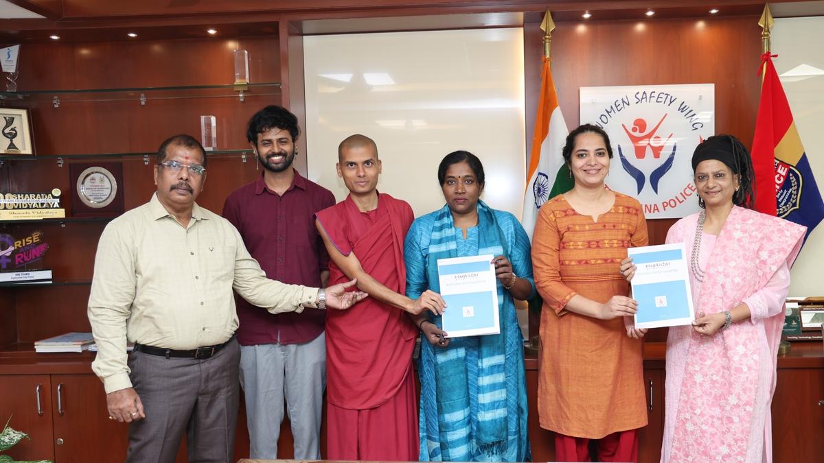 telangana-police-signs-mou-to-support-lgbtqia+-community