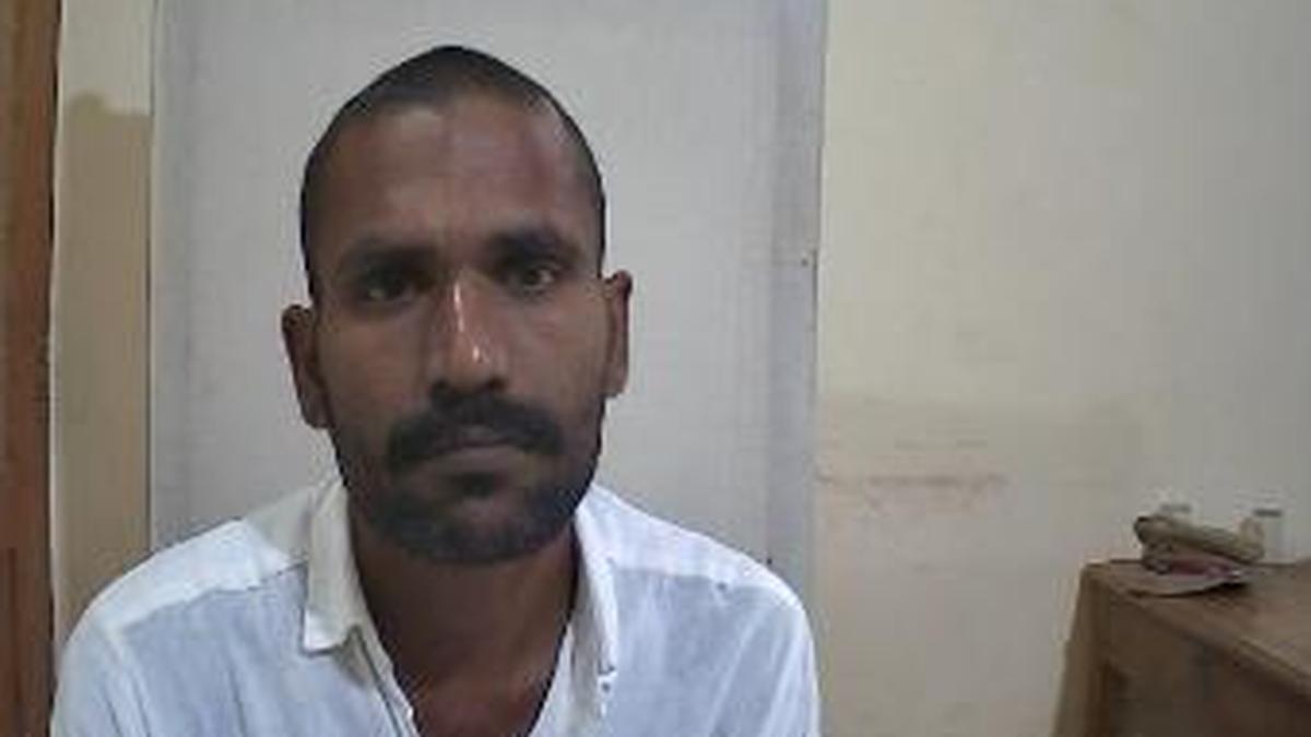 rape-and-murder-convict-govindachamy-escapes-from-kerala’s-kannur-central-jail;-high-alert-issued