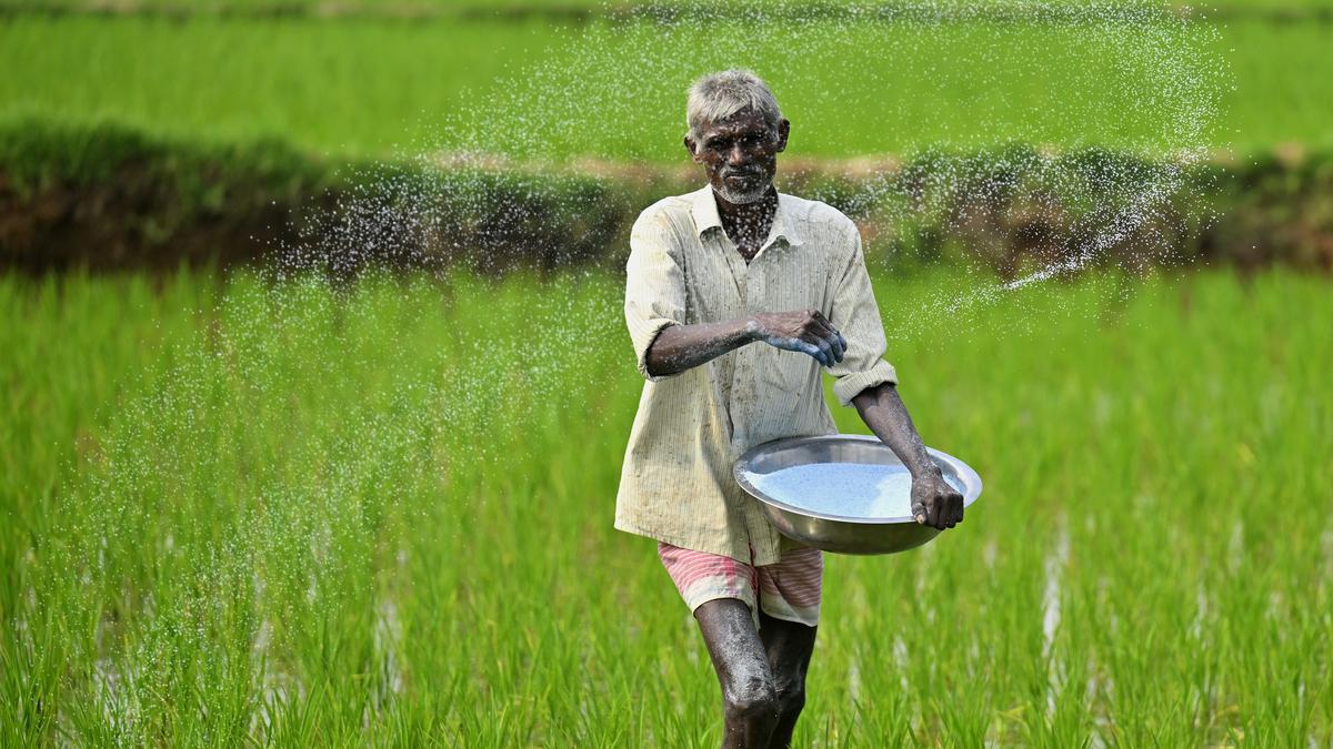 karnataka-cm-urges-centre-to-supply-urea-as-demand-for-fertiliser-goes-up-with-increase-in-area-under-crops