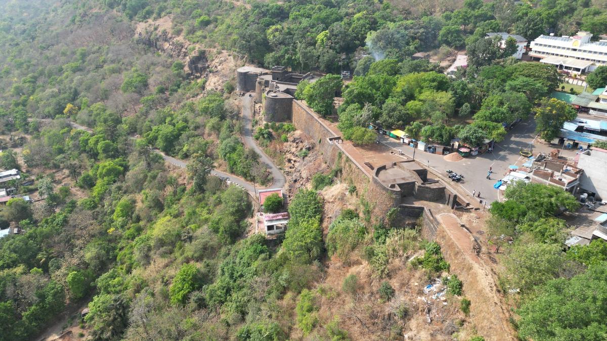 after-unesco-recognition,-maharashtra-to-train-locals-as-guides-at-maratha-forts- 